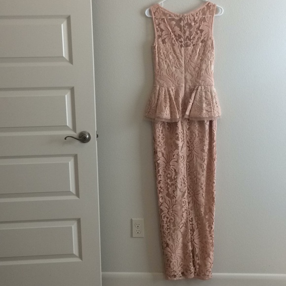 Tadashi Shoji Peplum lace gown - Picture 6 of 8